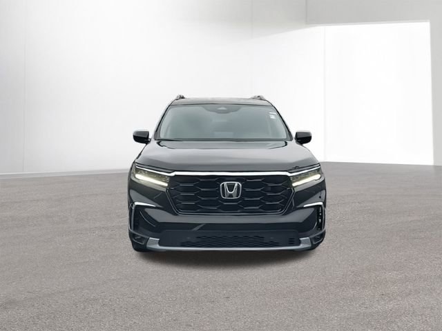 New 2025 Honda Pilot Touring image 3