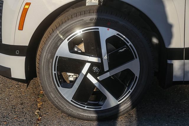 New 2026 Hyundai Ioniq 9 Calligraphy w/ Tow & Go Package AWD/4WD image 11