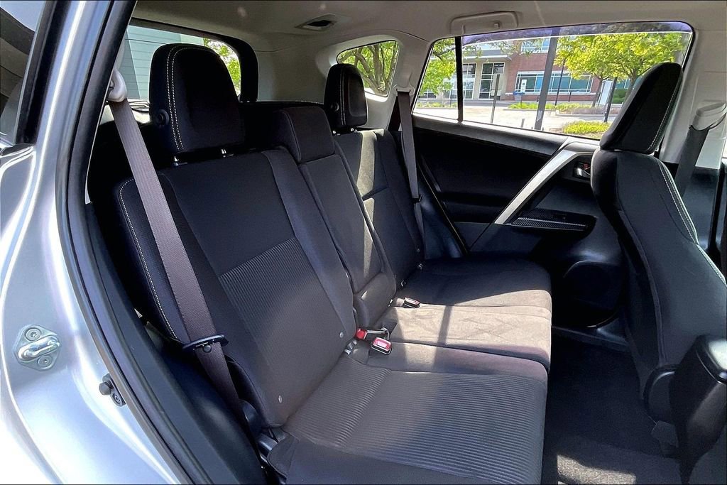 Used 2014 Toyota RAV4 XLE AWD/4WD image 30
