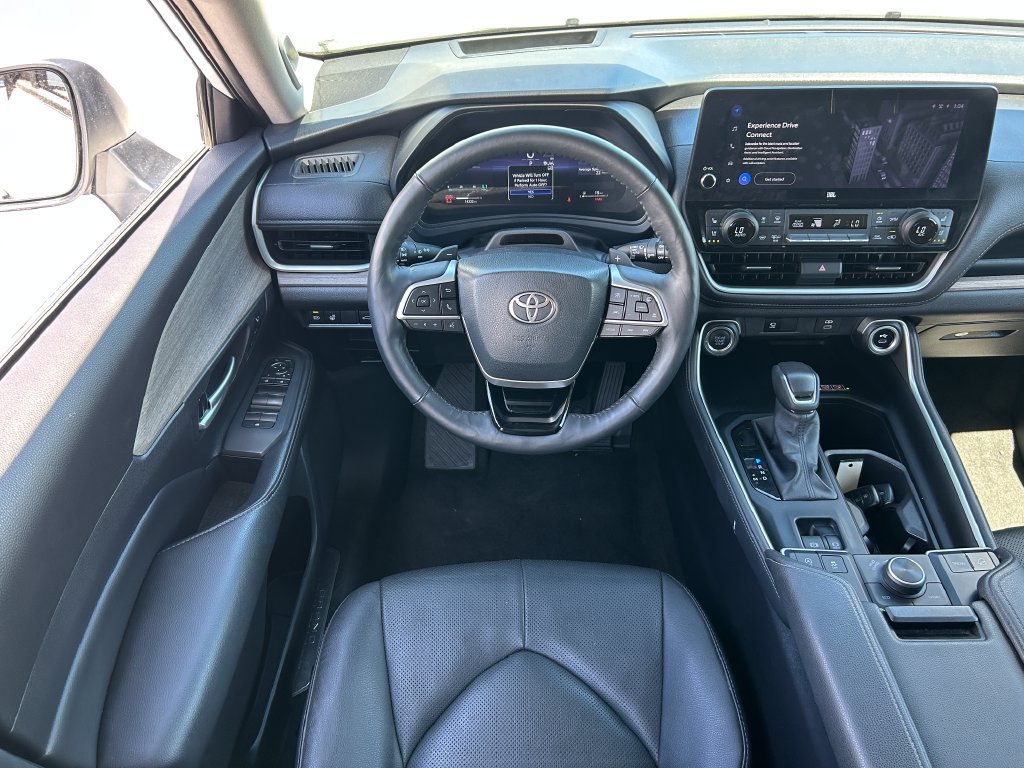 Used 2025 Toyota Grand Highlander AWD image 31