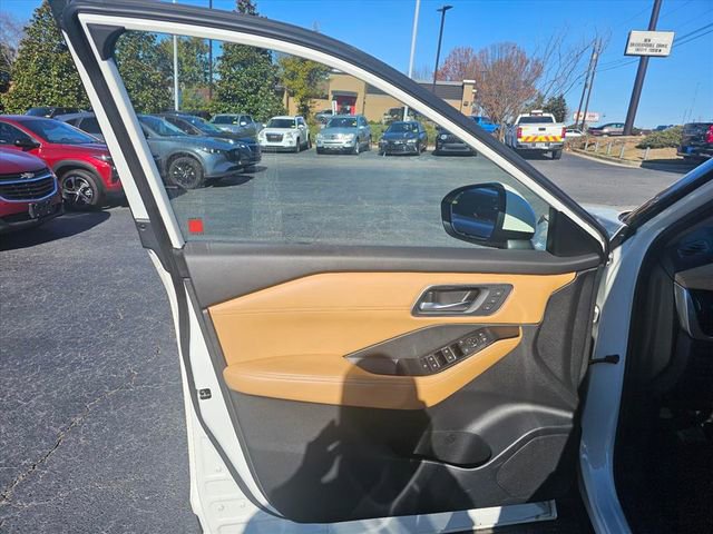 Used 2023 Nissan Rogue Platinum w/ Platinum Premium Package image 35