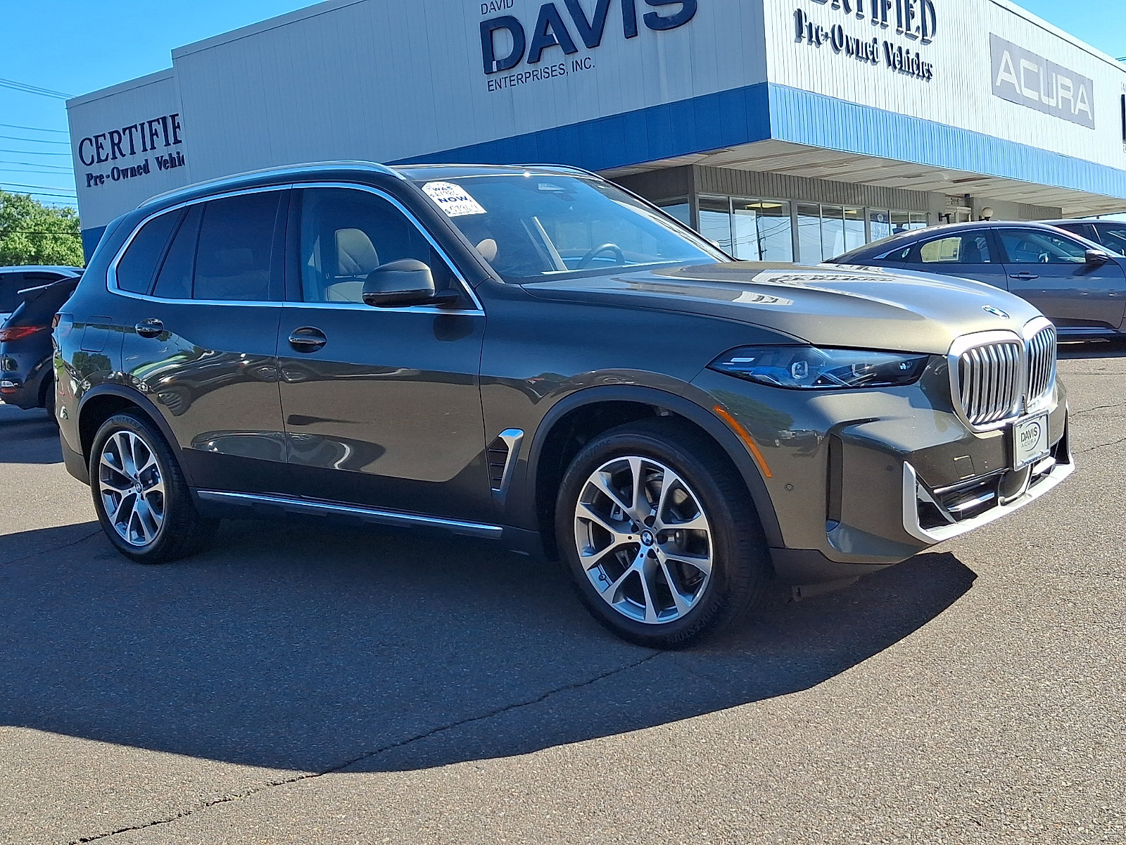 Used 2025 BMW X5 sDrive40i w/ Premium Package RWD image 3