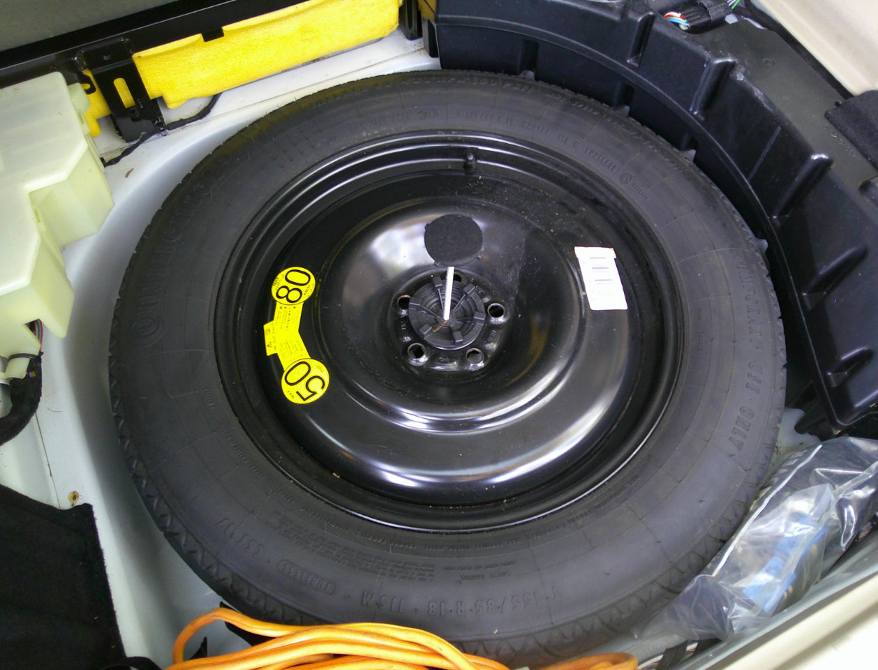 Used 2013 Land Rover LR2 image 14