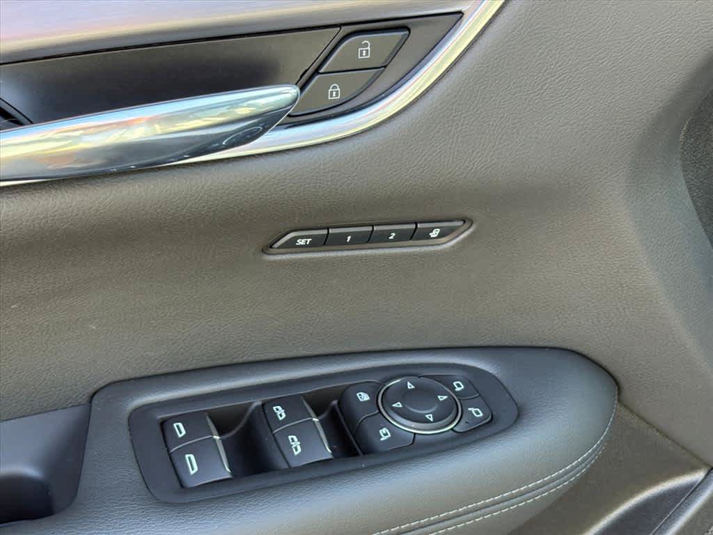 Used 2025 Cadillac XT6 Luxury FWD image 20
