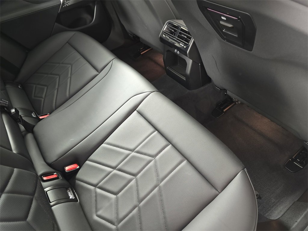 Used 2025 BMW 530i xDrive w/ Premium Package image 12