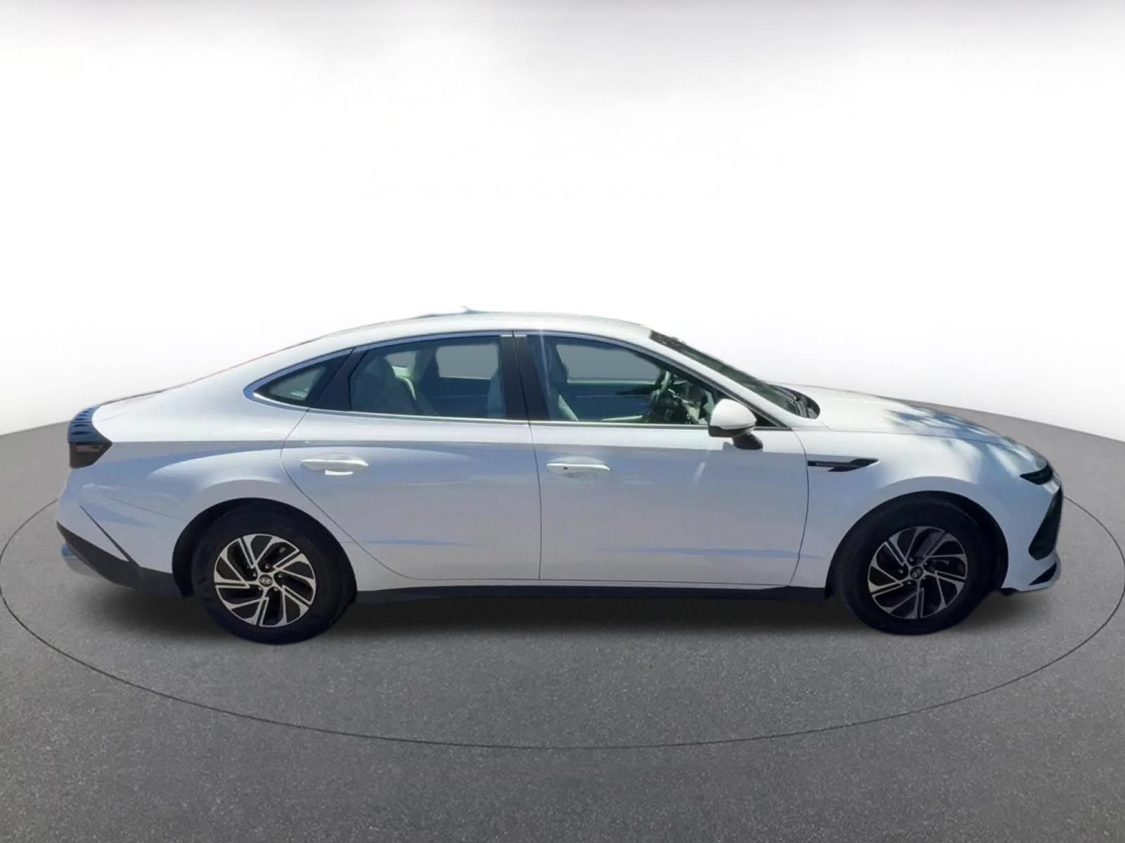 Used 2026 Hyundai Sonata Blue FWD image 16