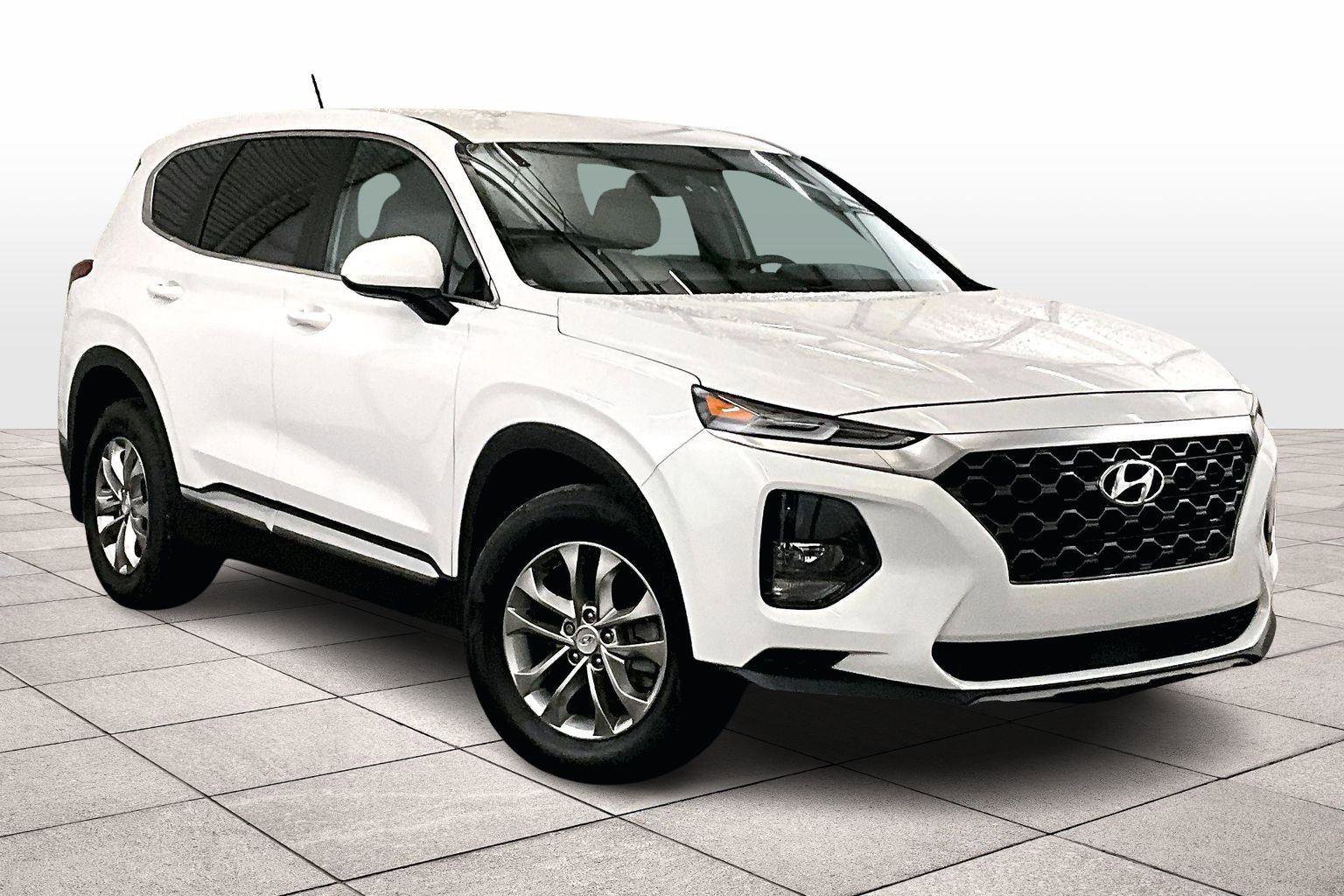 Used 2020 Hyundai Santa Fe SE image 2