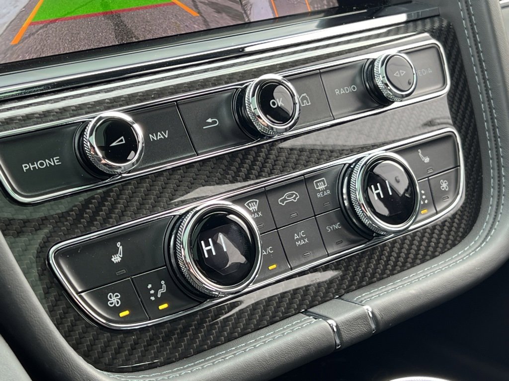 Used 2022 Bentley Bentayga V8 image 35