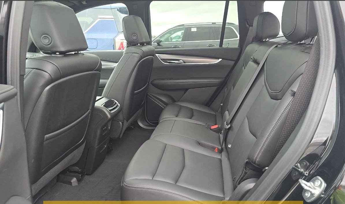 Used 2024 Cadillac XT6 Luxury w/ LPO, Floor Liner Package AWD/4WD image 14