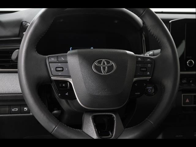 Used 2025 Toyota Camry LE w/ Convenience Package FWD image 7