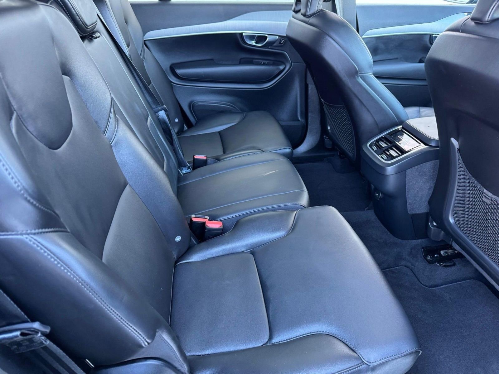 Used 2025 Volvo XC90 B5 Core AWD/4WD image 24