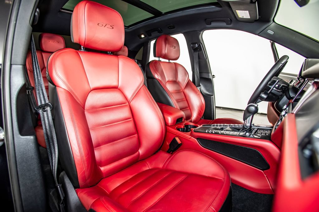 Used 2021 Porsche Macan GTS AWD/4WD image 39