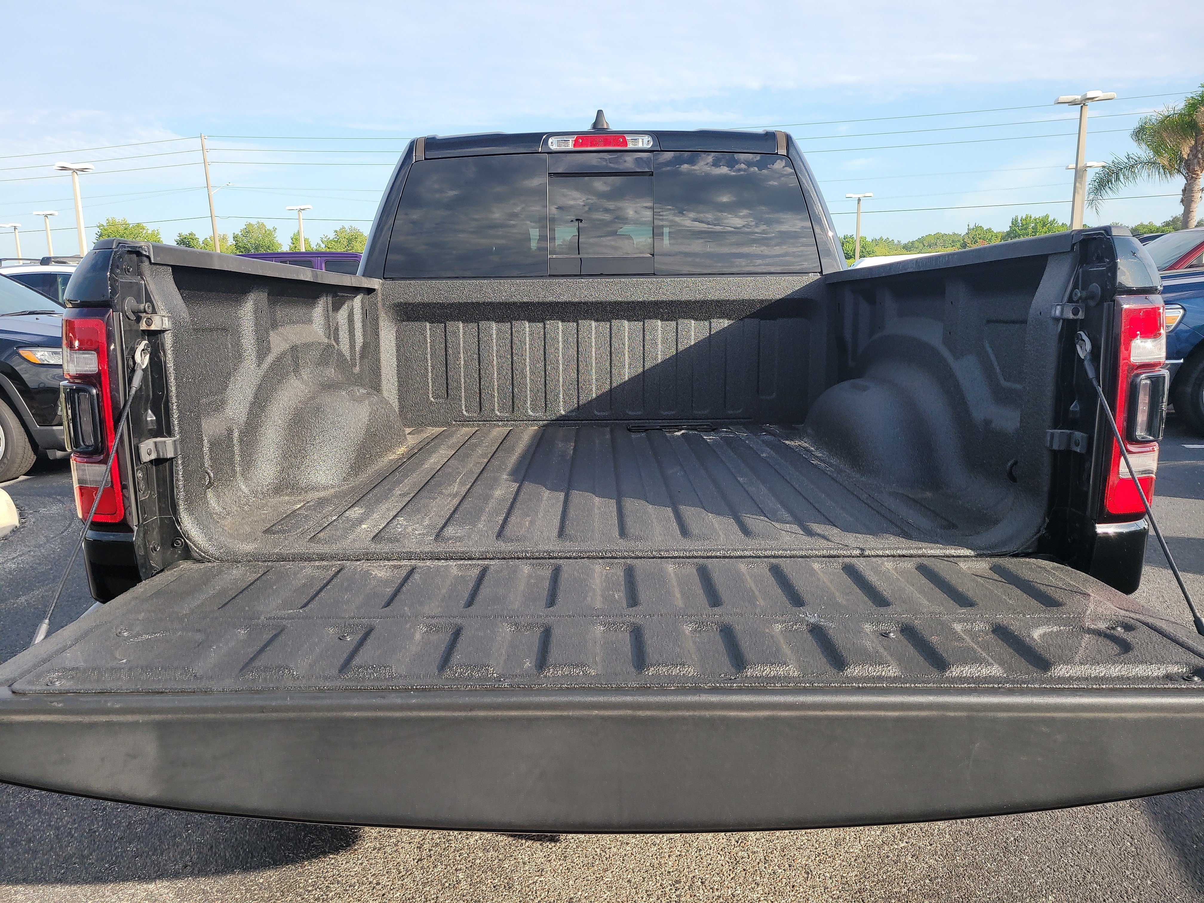 Used 2023 RAM 1500 Laramie AWD/4WD image 8