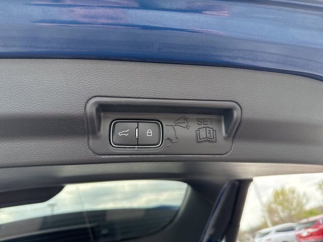 Used 2021 Ford Explorer XLT w/ Equipment Group 202A image 18