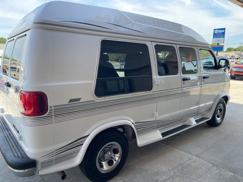 Used 2000 Dodge B1500 RWD image 9