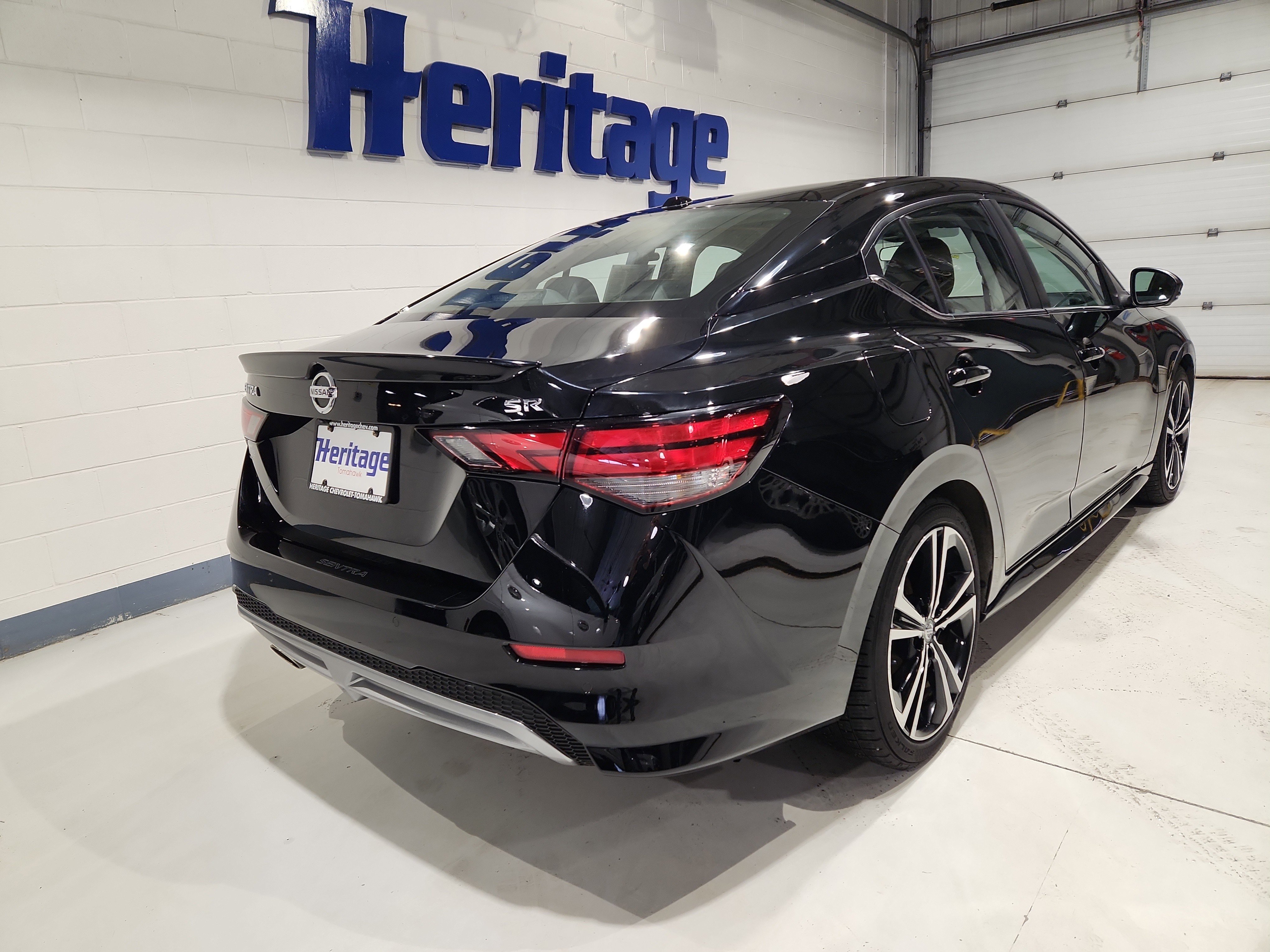 Used 2022 Nissan Sentra SR w/ SR Premium Package FWD image 25