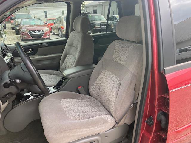Used 2004 GMC Envoy SLE w/ Preferred Equipment Group image 26