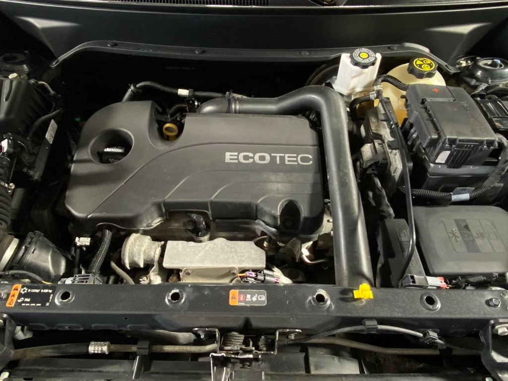 Used 2018 Chevrolet Equinox LS FWD image 12