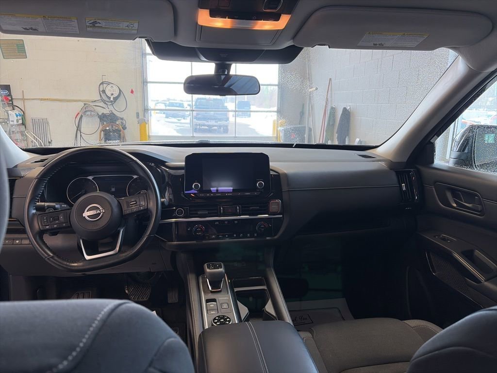 Used 2023 Nissan Pathfinder SV w/ Cargo Package image 12