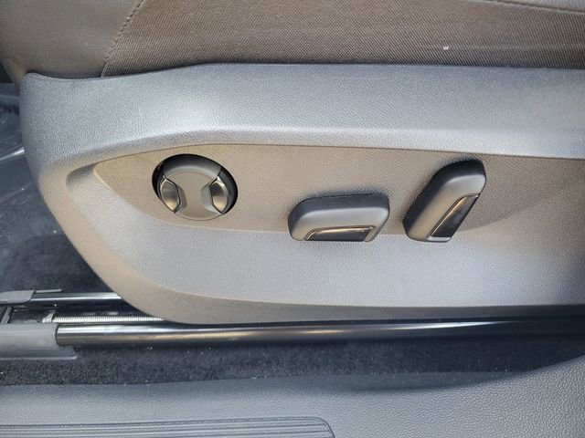 Certified 2024 Volkswagen Tiguan SE w/ Panoramic Sunroof Package image 19