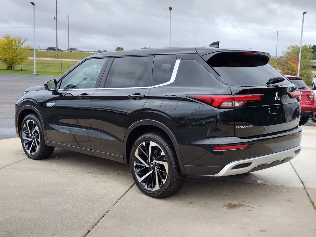 New 2025 Mitsubishi Outlander SE image 19