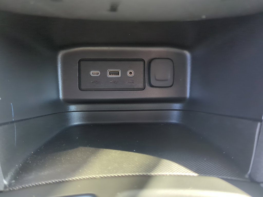 Certified 2024 Chevrolet Equinox LT w/ LPO, Floor Liner Package AWD/4WD image 23