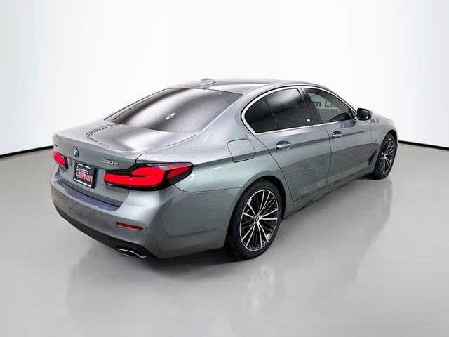 Used 2023 BMW 530e xDrive w/ Premium Package image 9