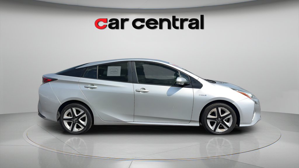 Used 2016 Toyota Prius Three Touring FWD image 6