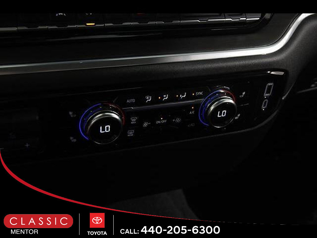 Used 2025 GMC Sierra 1500 SLT AWD/4WD image 14