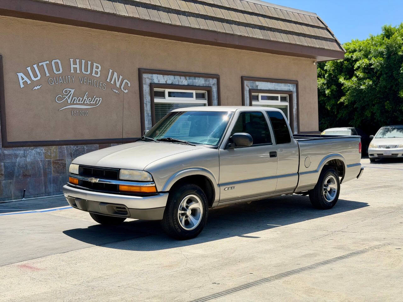 Used 2000 Chevrolet S10 Pickup LS w/ Preferred Equipment Group RWD image 1