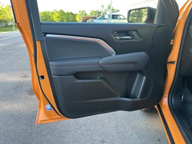 Used 2025 Chevrolet Colorado Z71 w/ Z71 Convenience Package 2 AWD/4WD image 19