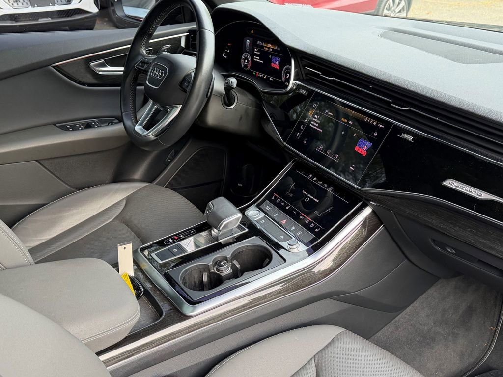 Used 2020 Audi Q8 Premium Plus AWD/4WD image 12