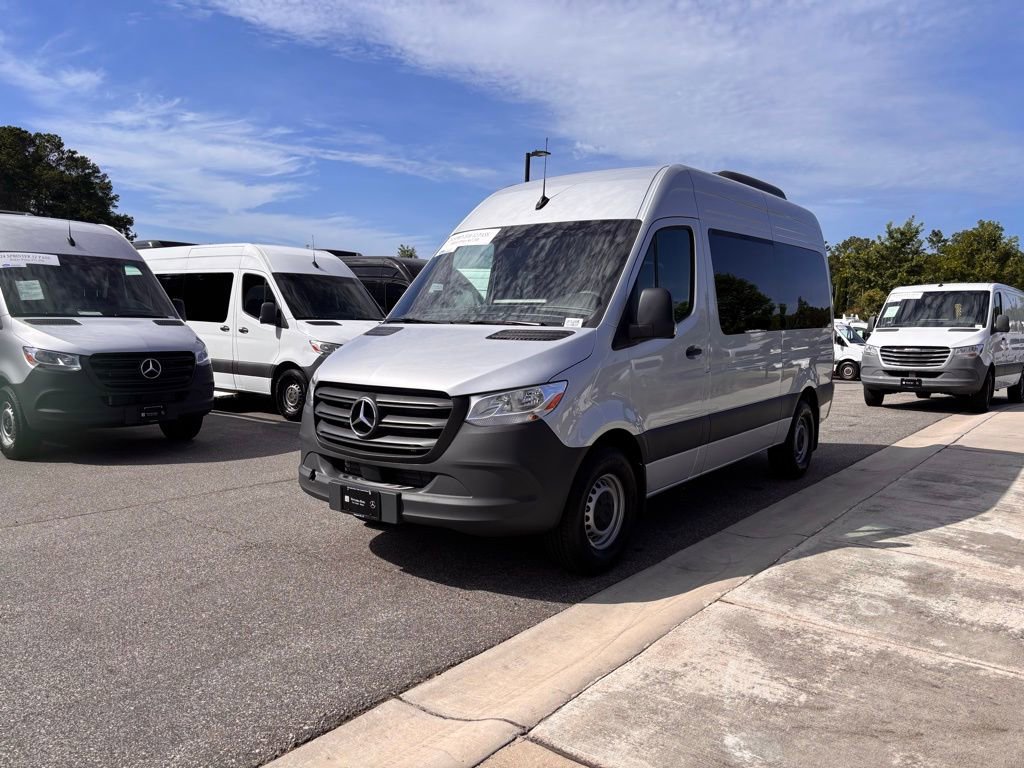 Used 2024 Mercedes-Benz Sprinter 2500 image 3