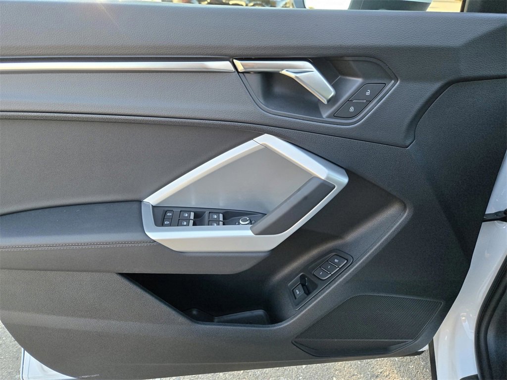 New 2025 Audi Q3 2.0T Premium image 17