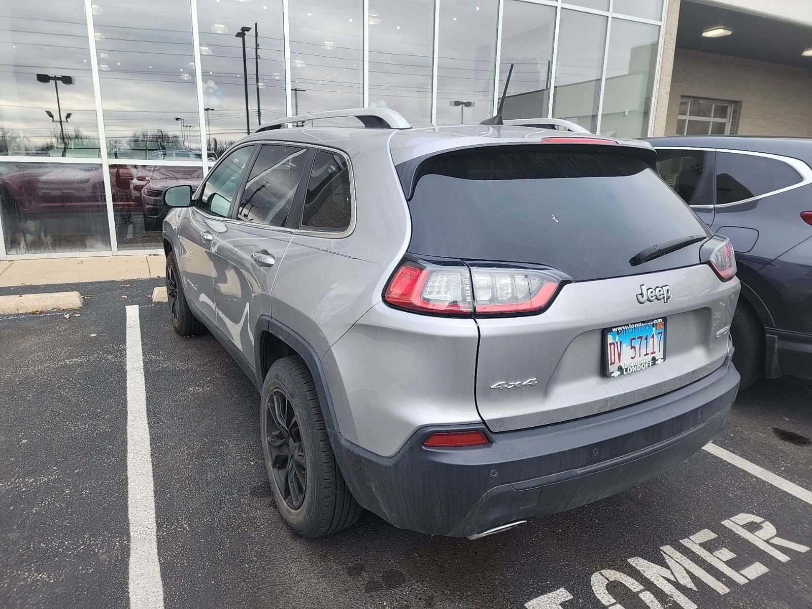 Used 2019 Jeep Cherokee Latitude Plus w/ Cold Weather Group image 10