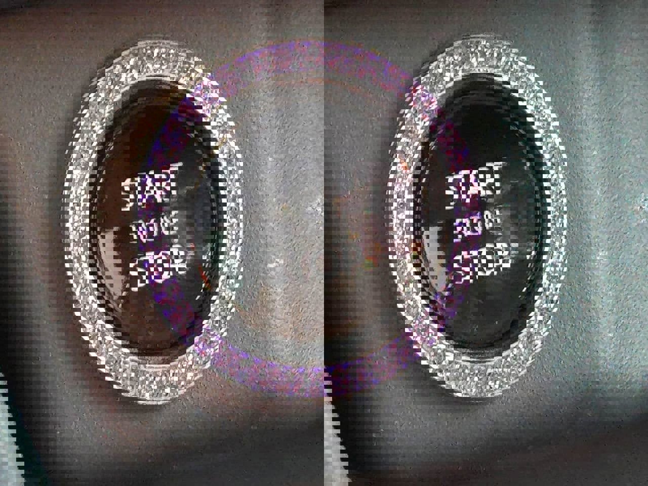 Used 2025 Nissan Rogue SV w/ SV Premium Package image 18