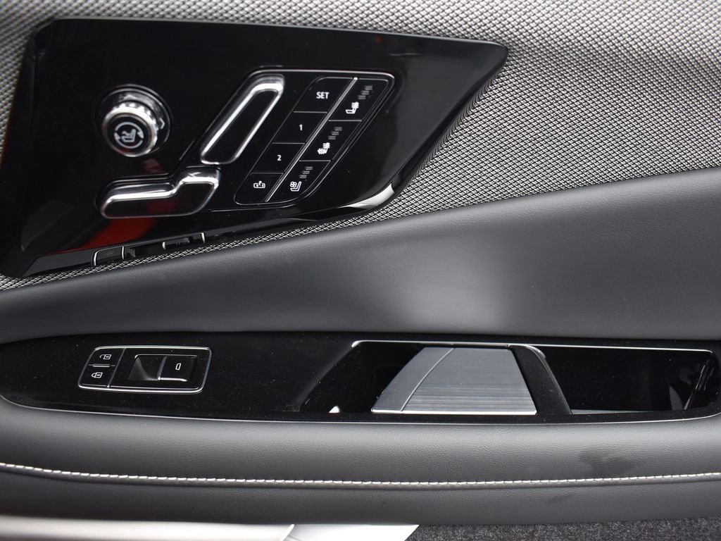 New 2026 Cadillac Optiq Sport 2 w/ LPO, Floor Liner Package image 37