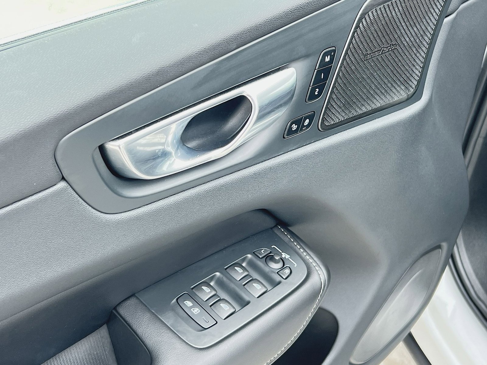 Certified 2023 Volvo XC60 B5 Ultimate image 15