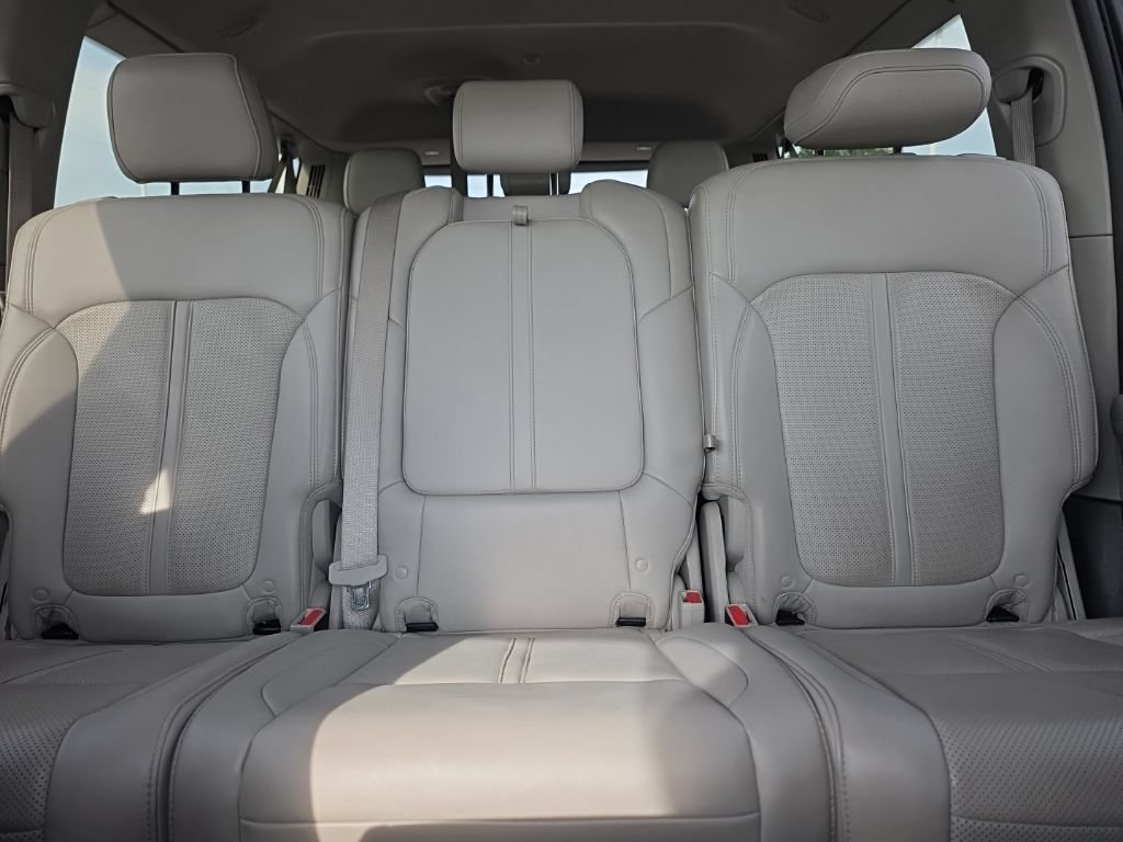 Used 2024 Jeep Wagoneer L Series II w/ Flexible Seating Group AWD/4WD image 20
