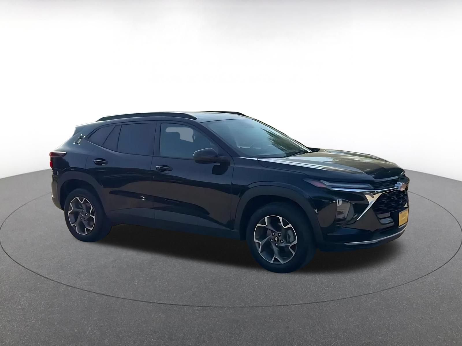 Used 2025 Chevrolet Trax LT w/ LT Convenience Package FWD video 2