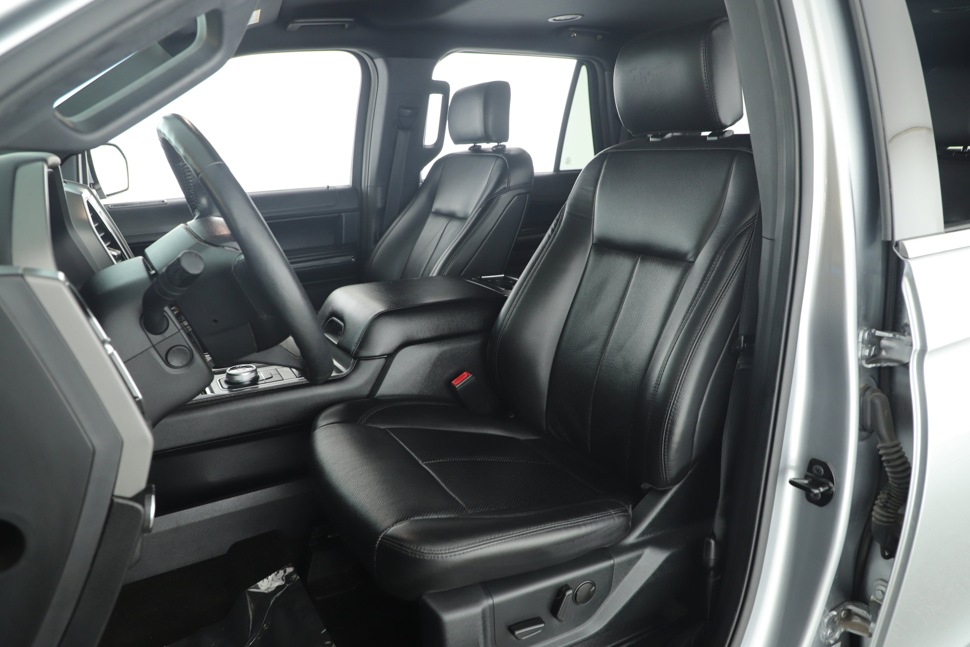 Used 2020 Ford Expedition Max XLT w/ Equipment Group 202A image 13