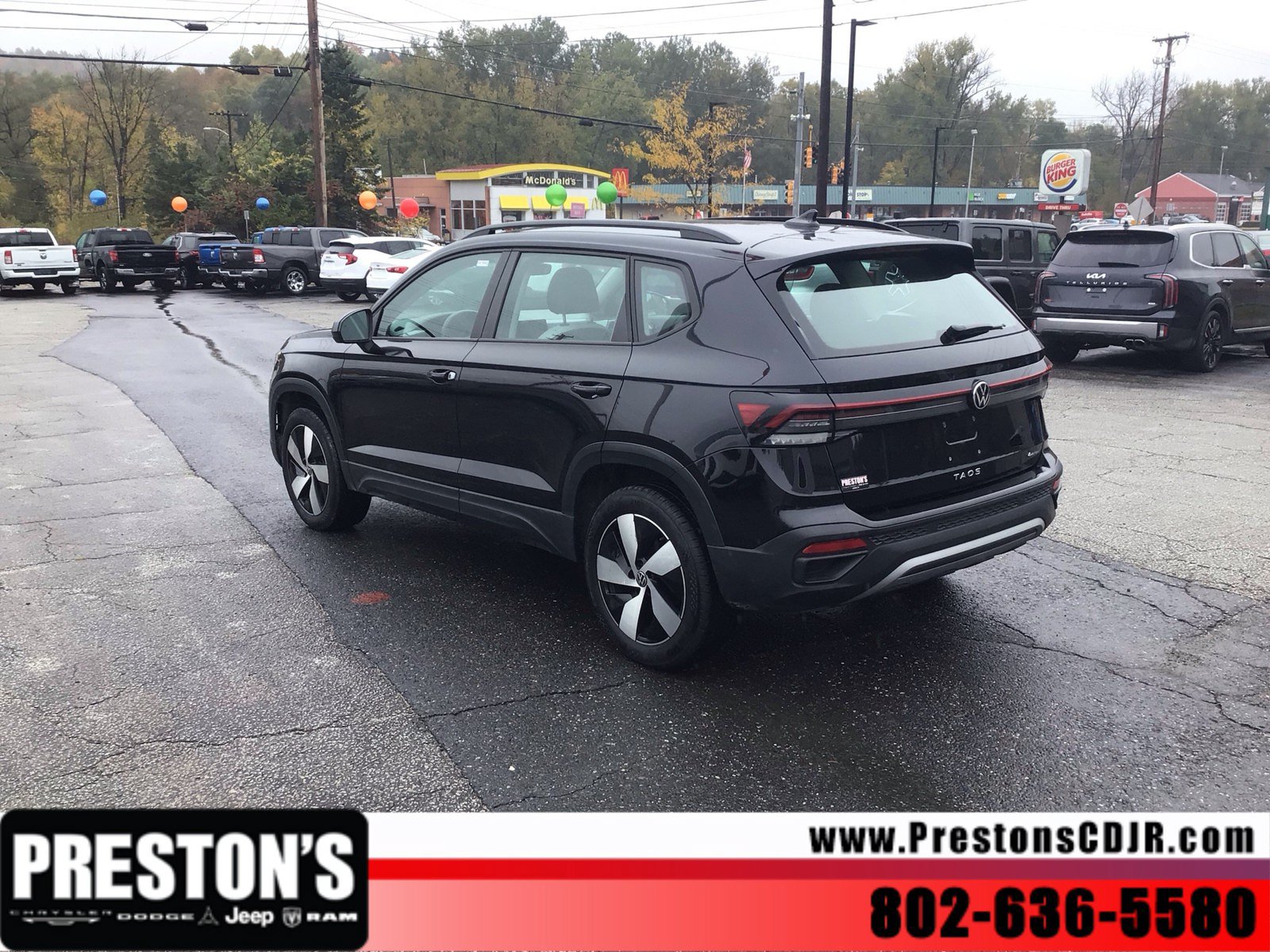 Used 2025 Volkswagen Taos S AWD/4WD image 3