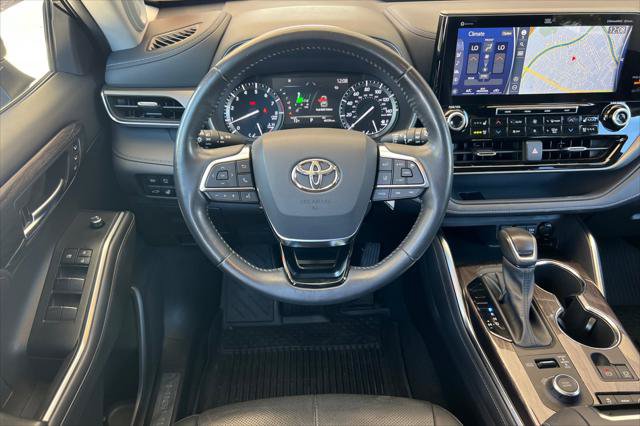 Certified 2021 Toyota Highlander Limited AWD/4WD image 15