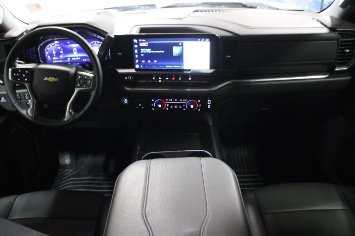 Used 2024 Chevrolet Silverado 2500 LTZ w/ LTZ Plus Package image 2