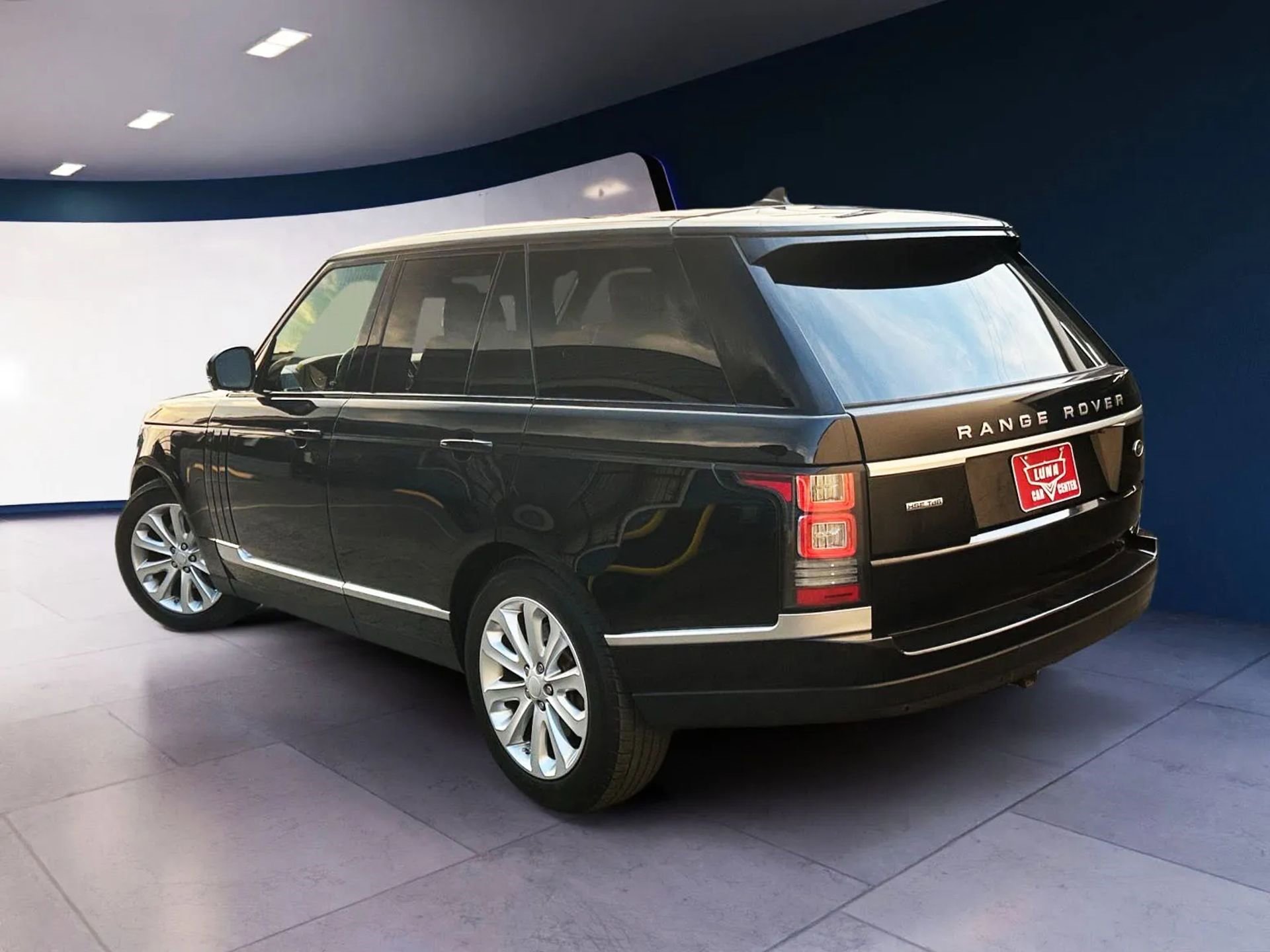 Used 2016 Land Rover Range Rover HSE image 3