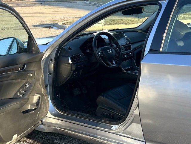 Used 2019 Honda Accord Touring image 17
