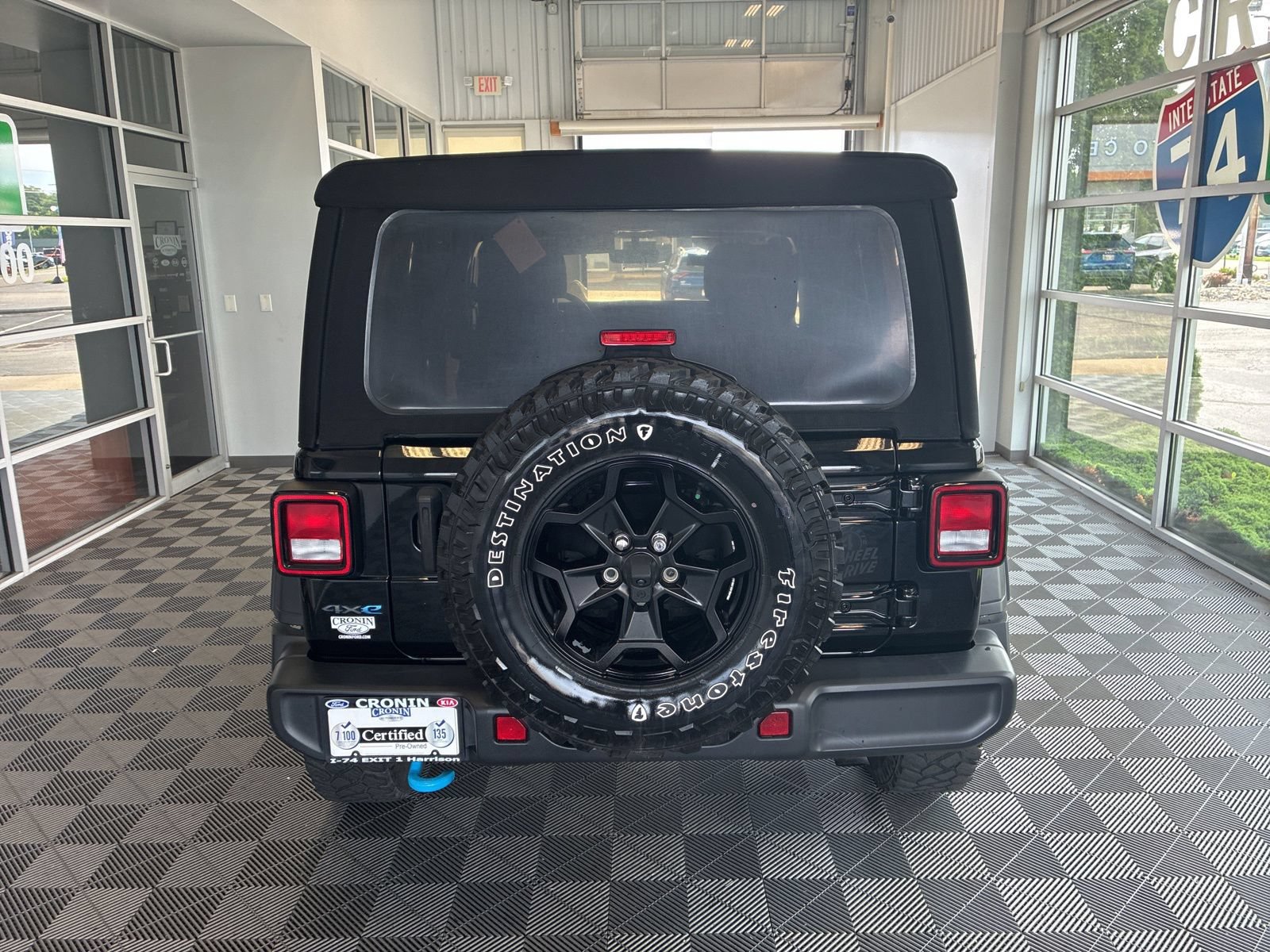 Used 2023 Jeep Wrangler Unlimited w/ Cold Weather Group AWD/4WD image 5