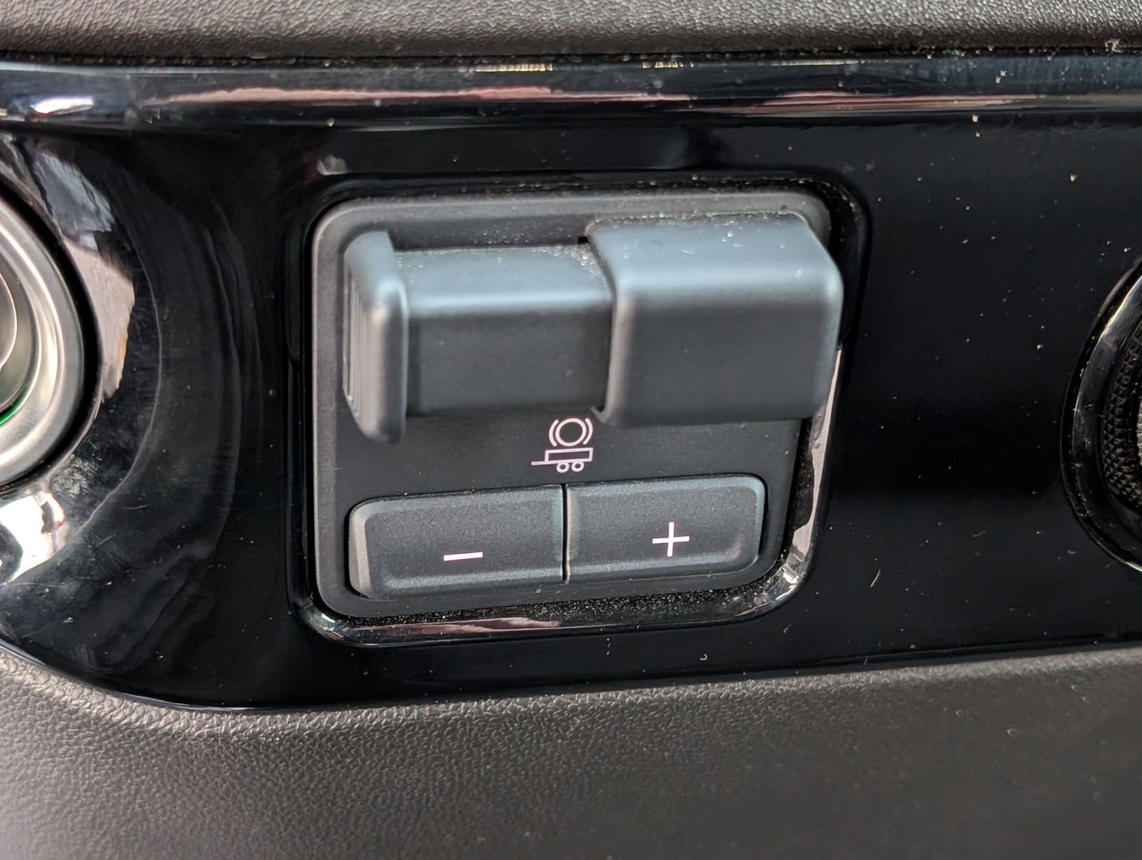 Used 2024 Chevrolet Silverado 2500 LT image 23