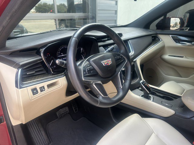 Used 2017 Cadillac XT5 FWD image 12