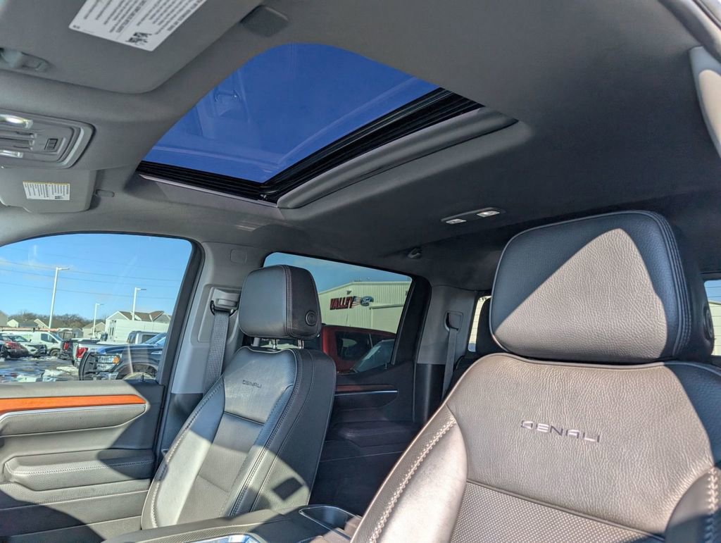Used 2022 GMC Sierra 1500 Denali w/ Denali Reserve Package image 5